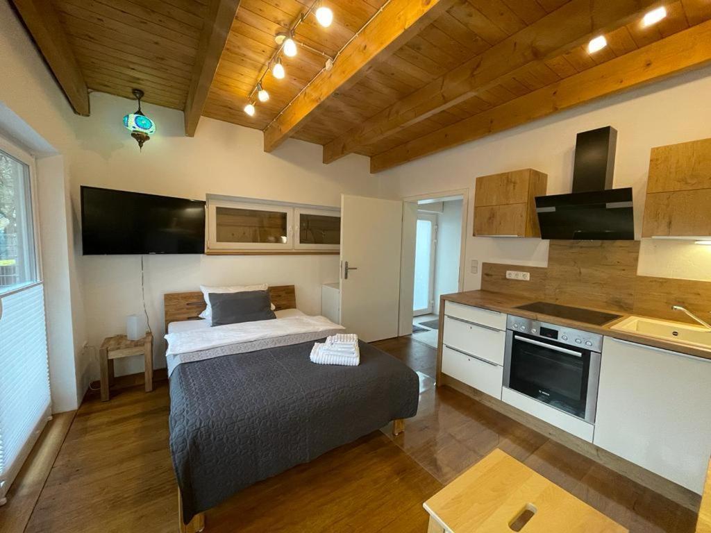 Ferienwohnung im Stadtzentrum von Bernau - Komfortable Wohnung mit 2 Zimmern, Bad, Spülmaschine, Waschmaschine, komplette Küche, WLAN, Terrasse, ruhige Lage Bernau bei Berlin Exterior foto