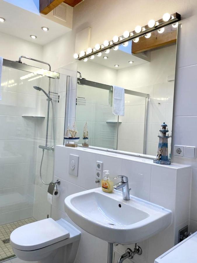 Ferienwohnung im Stadtzentrum von Bernau - Komfortable Wohnung mit 2 Zimmern, Bad, Spülmaschine, Waschmaschine, komplette Küche, WLAN, Terrasse, ruhige Lage Bernau bei Berlin Exterior foto