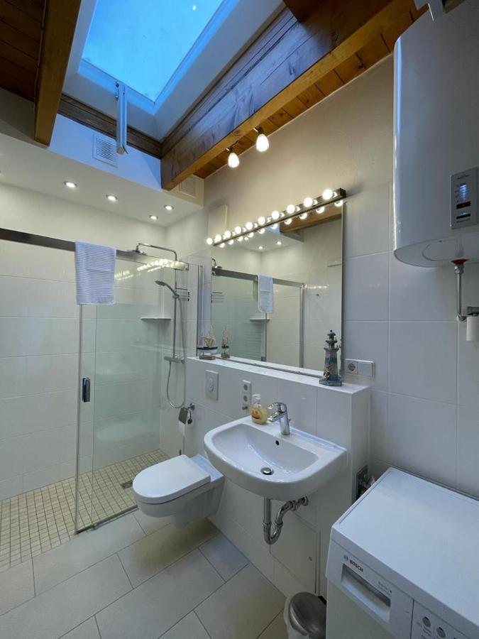 Ferienwohnung im Stadtzentrum von Bernau - Komfortable Wohnung mit 2 Zimmern, Bad, Spülmaschine, Waschmaschine, komplette Küche, WLAN, Terrasse, ruhige Lage Bernau bei Berlin Exterior foto