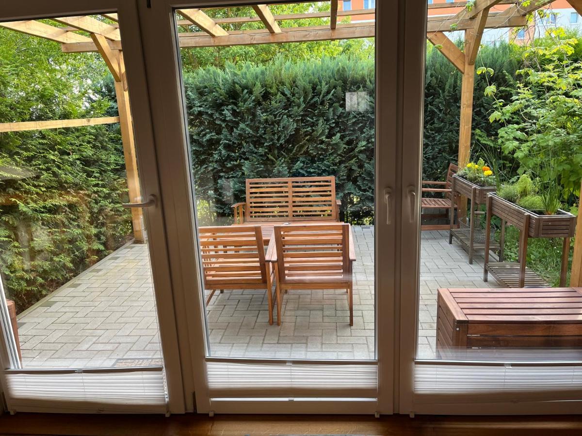 Ferienwohnung im Stadtzentrum von Bernau - Komfortable Wohnung mit 2 Zimmern, Bad, Spülmaschine, Waschmaschine, komplette Küche, WLAN, Terrasse, ruhige Lage Bernau bei Berlin Exterior foto