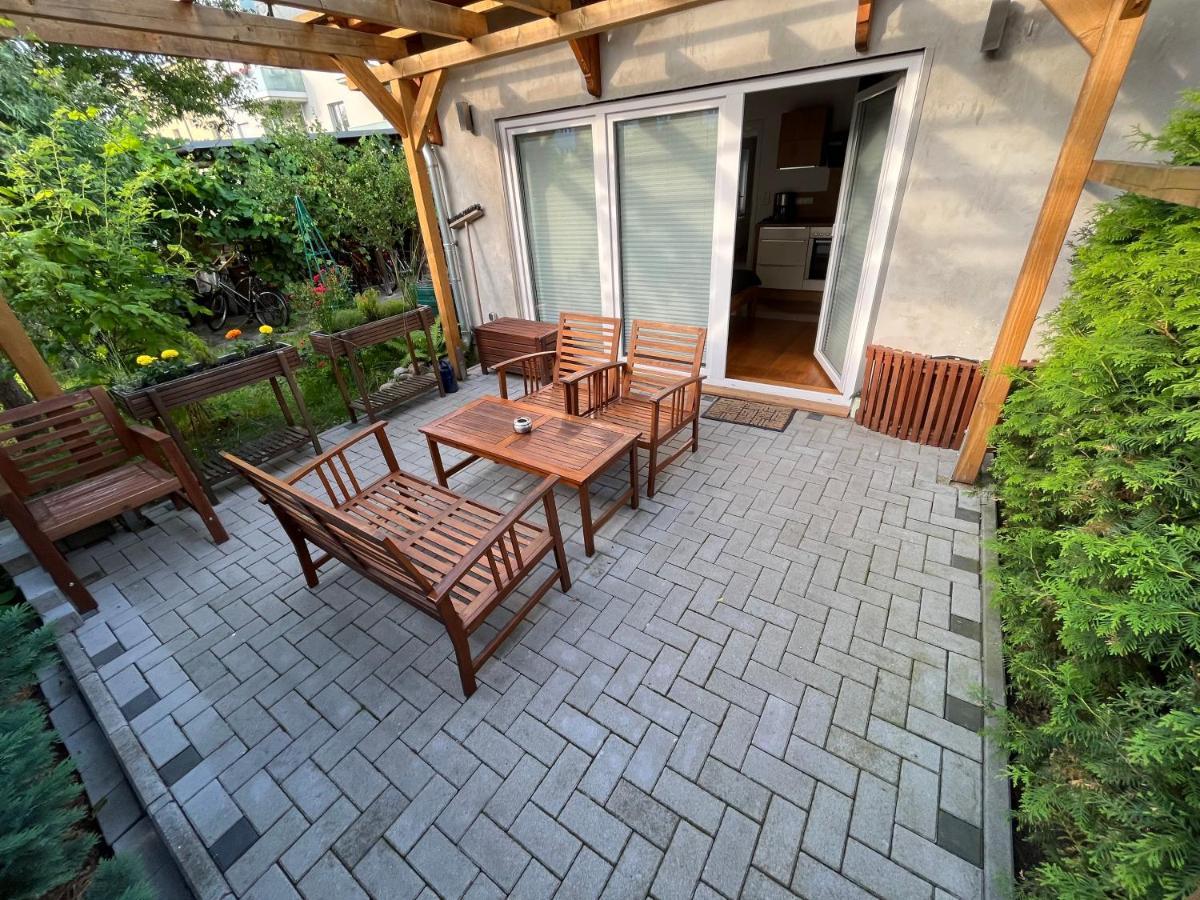 Ferienwohnung im Stadtzentrum von Bernau - Komfortable Wohnung mit 2 Zimmern, Bad, Spülmaschine, Waschmaschine, komplette Küche, WLAN, Terrasse, ruhige Lage Bernau bei Berlin Exterior foto
